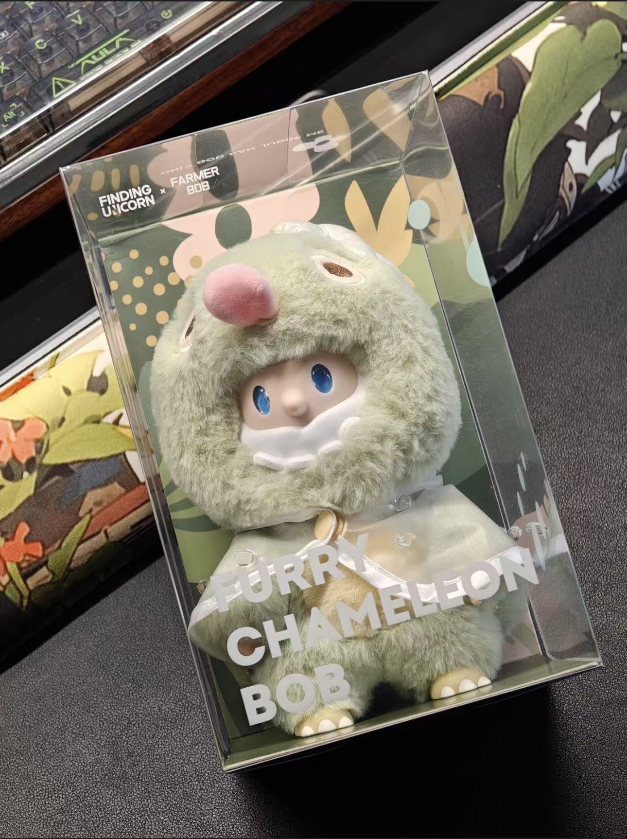 Furry Chameleon Bob (Hangcard)