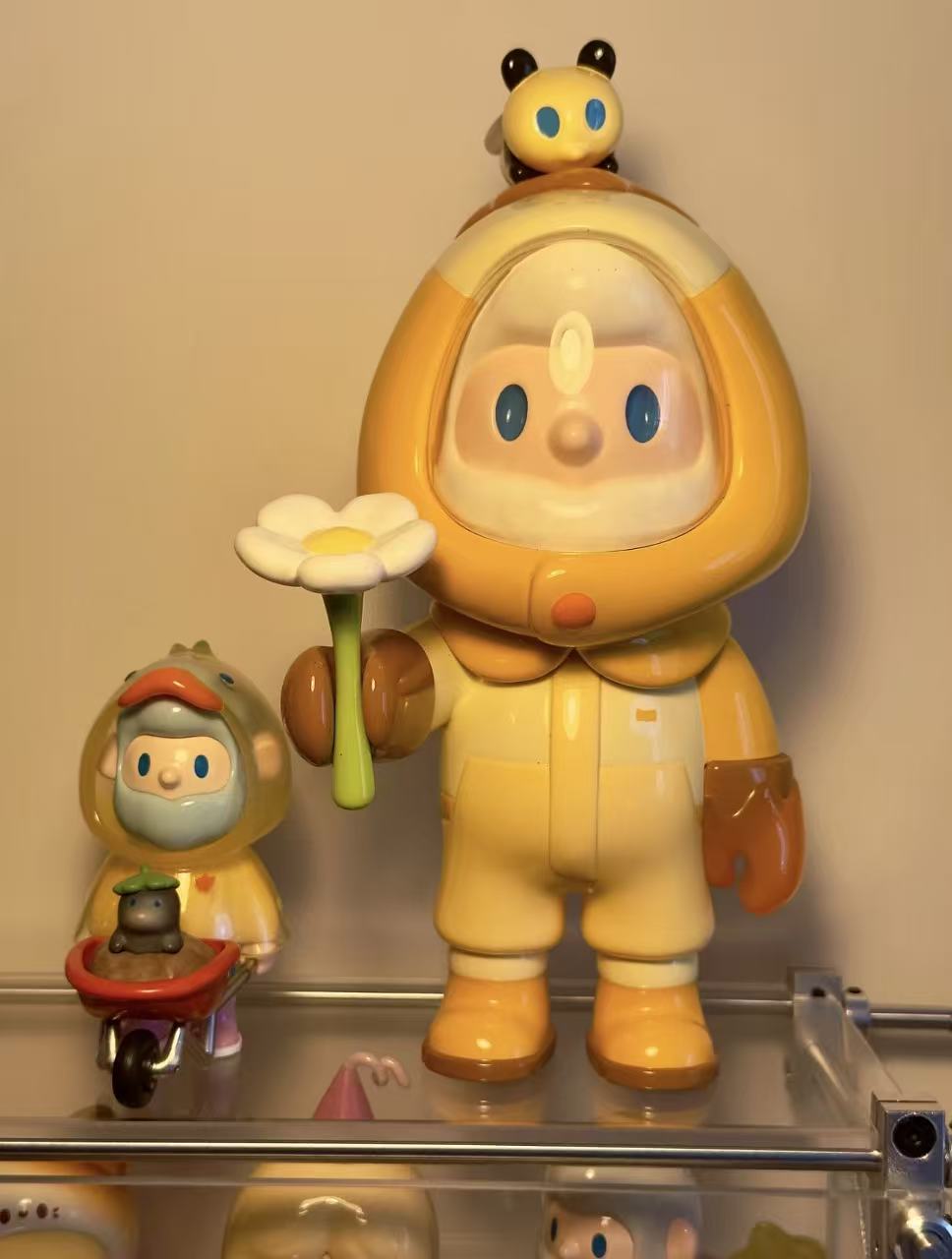 200% Bee Keeper Bob 601 Units Limited