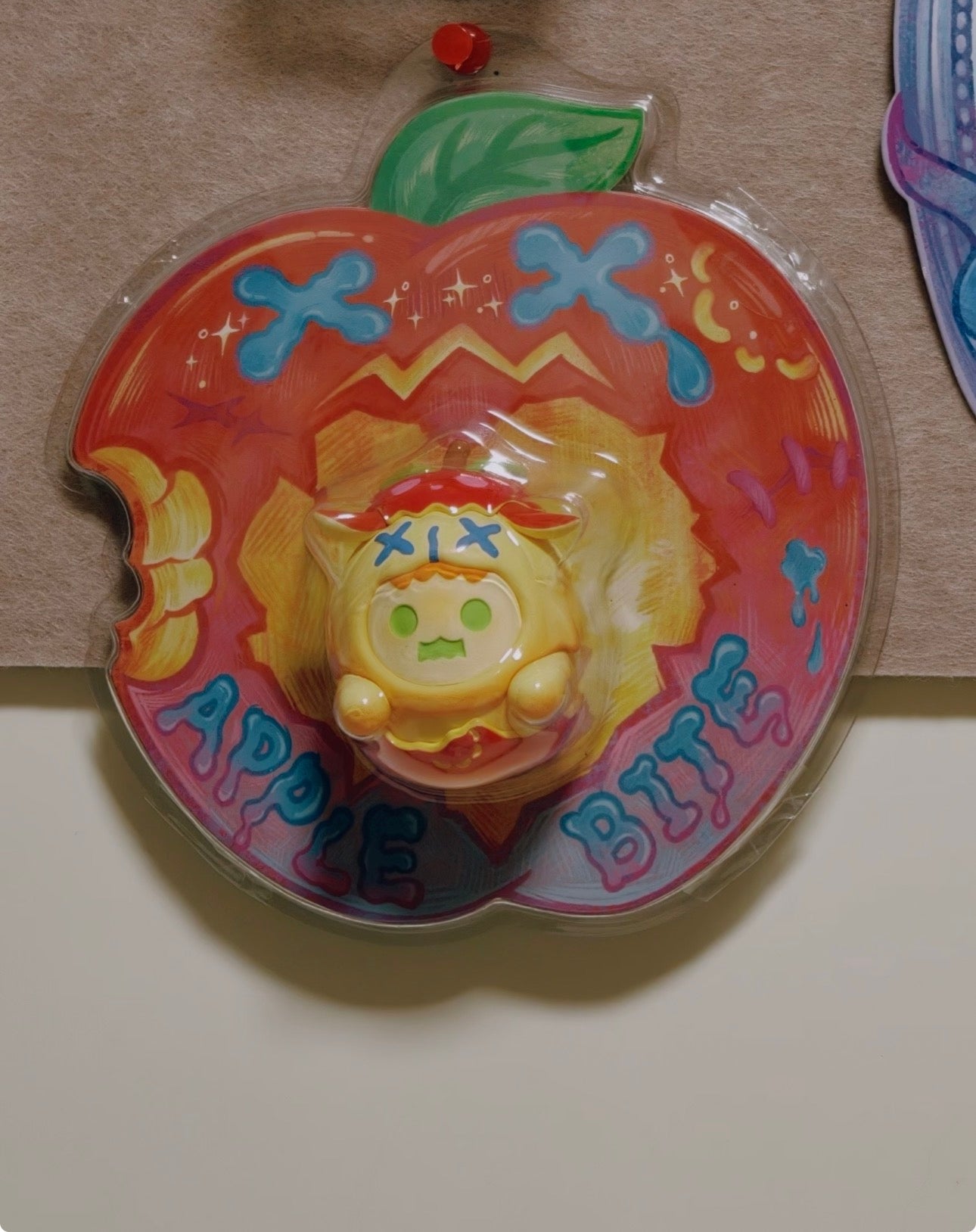 Shinwoo Apple Bite 73% Hangcard