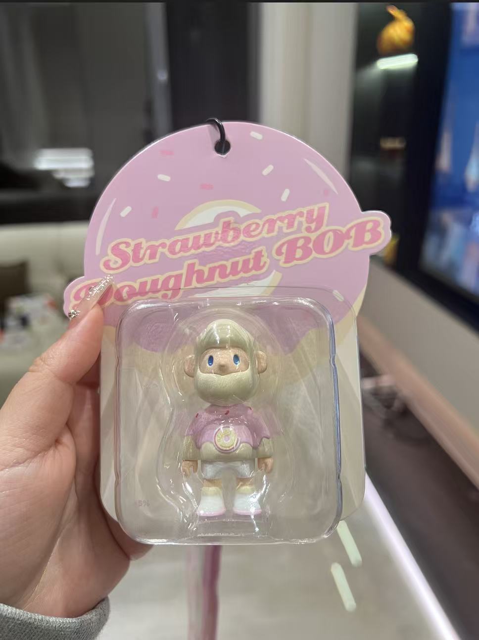 Strawberry Doughnut Bob (Hangcard)